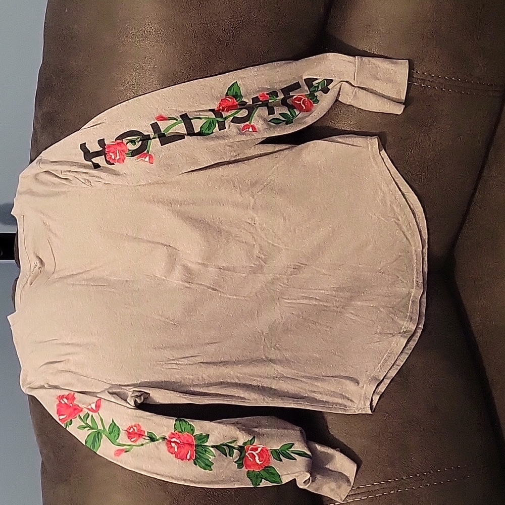 Hollister Rose's T shirt